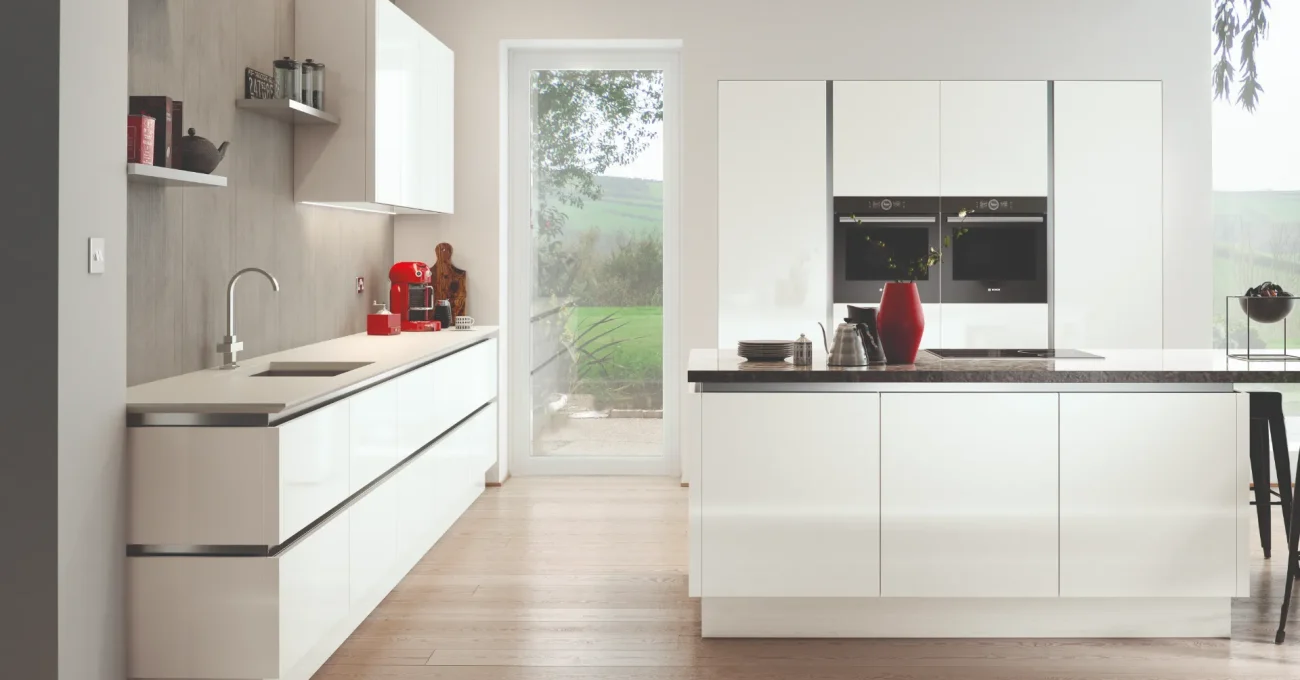 Varano_Gloss-White-for-Vero_WEB-q9lurkknunn450r09af1ga392l5jxnopx2bspw89sg